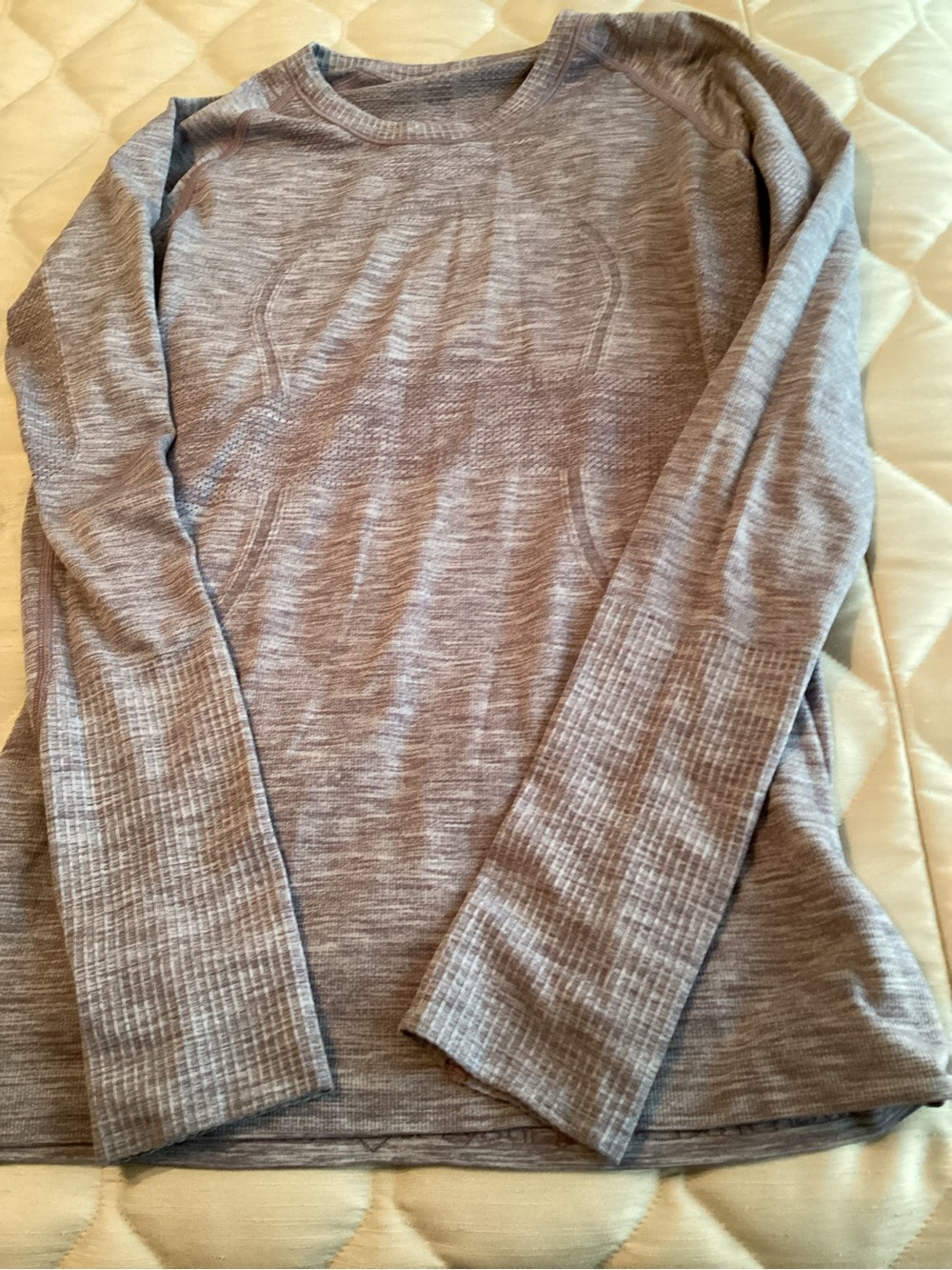 lululemon athletica Women's Long-Sleeve Light purple running shirt Size 6